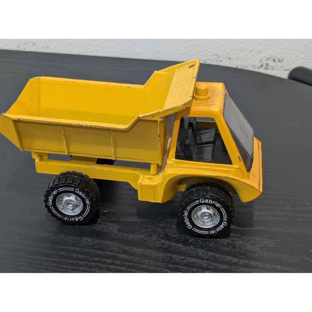Vintage Gabriel Pressed Steel Dump Truck Toy Yellow Construction USA 1975